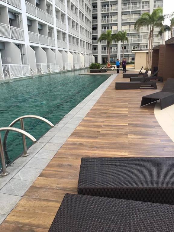 Seabreeze Residences At Breeze Residences Пасай Екстериор снимка