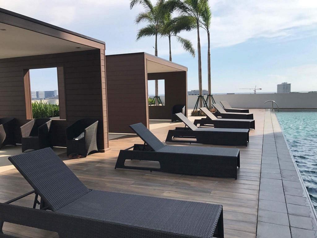 Seabreeze Residences At Breeze Residences Пасай Екстериор снимка
