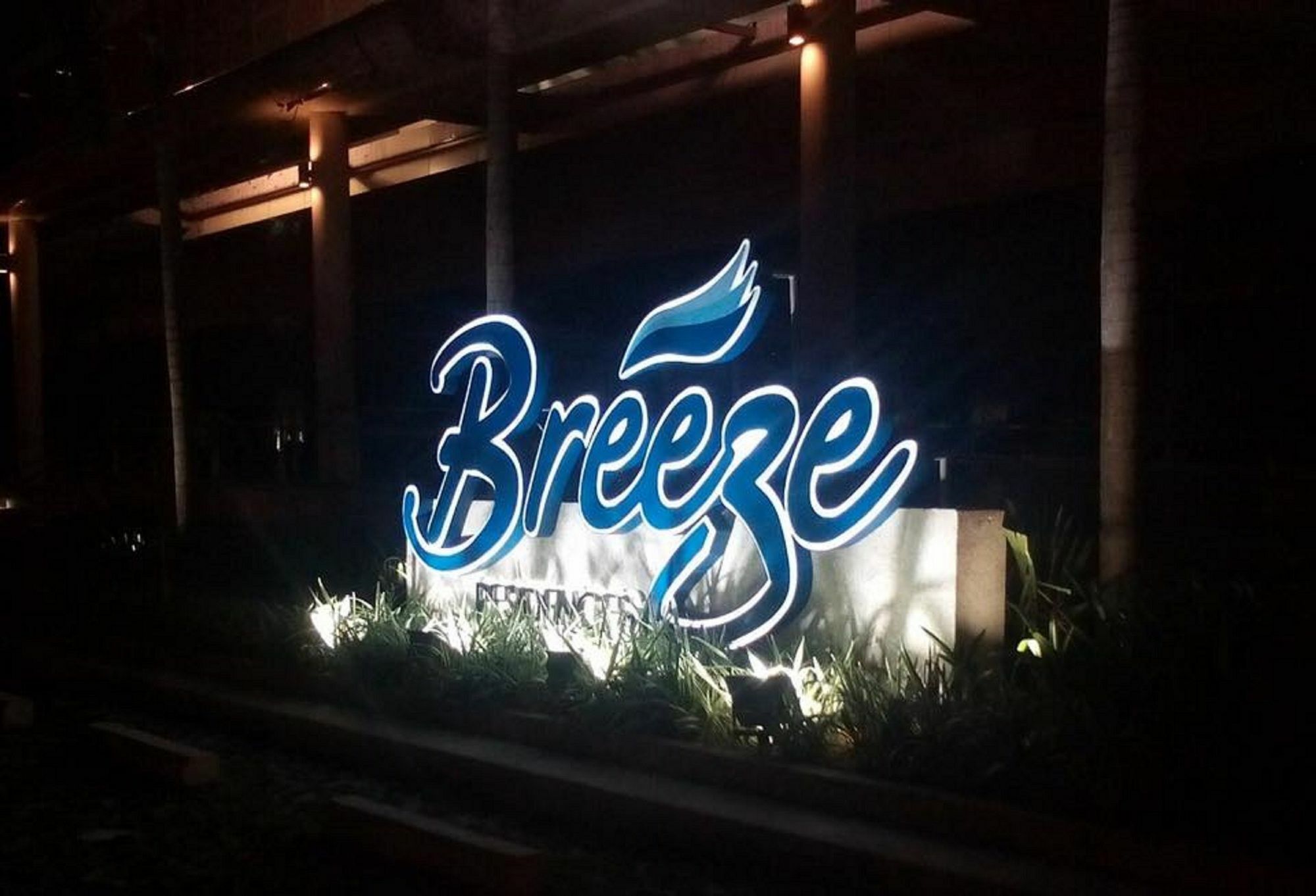 Seabreeze Residences At Breeze Residences Пасай Екстериор снимка