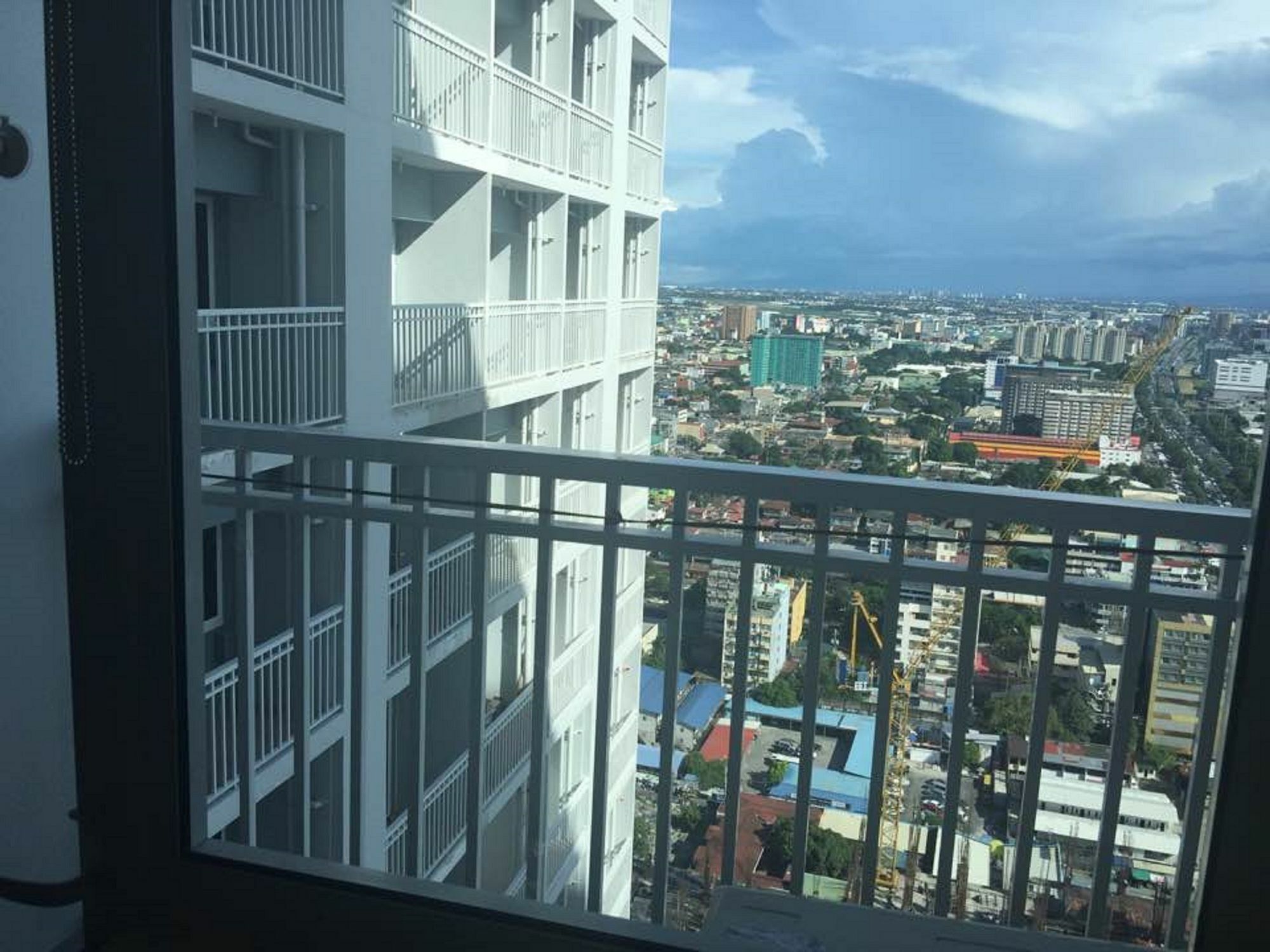 Seabreeze Residences At Breeze Residences Пасай Екстериор снимка